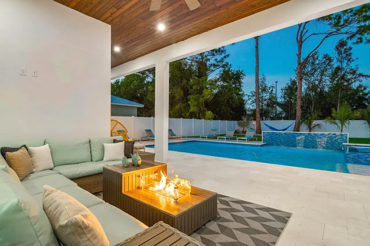 Blue Diamond Beach Home 15
