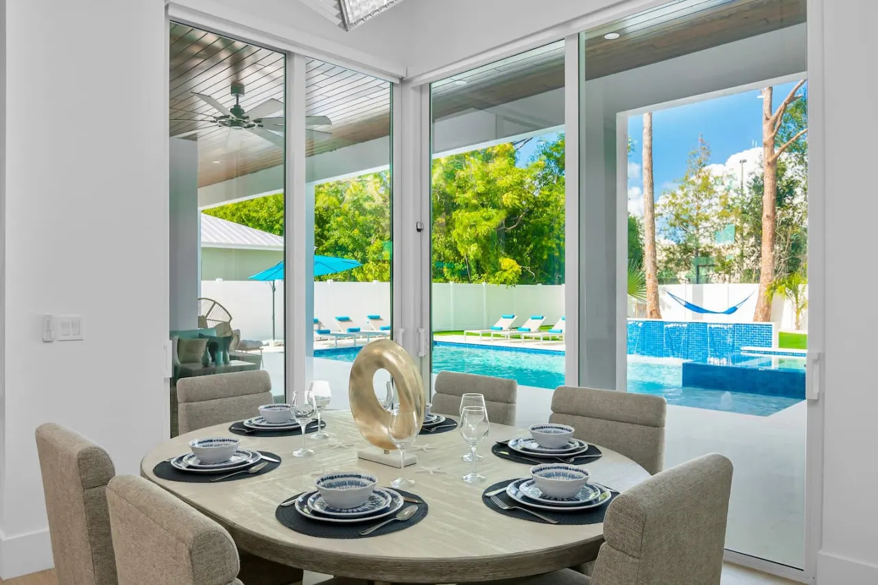Blue Diamond Beach Home 16