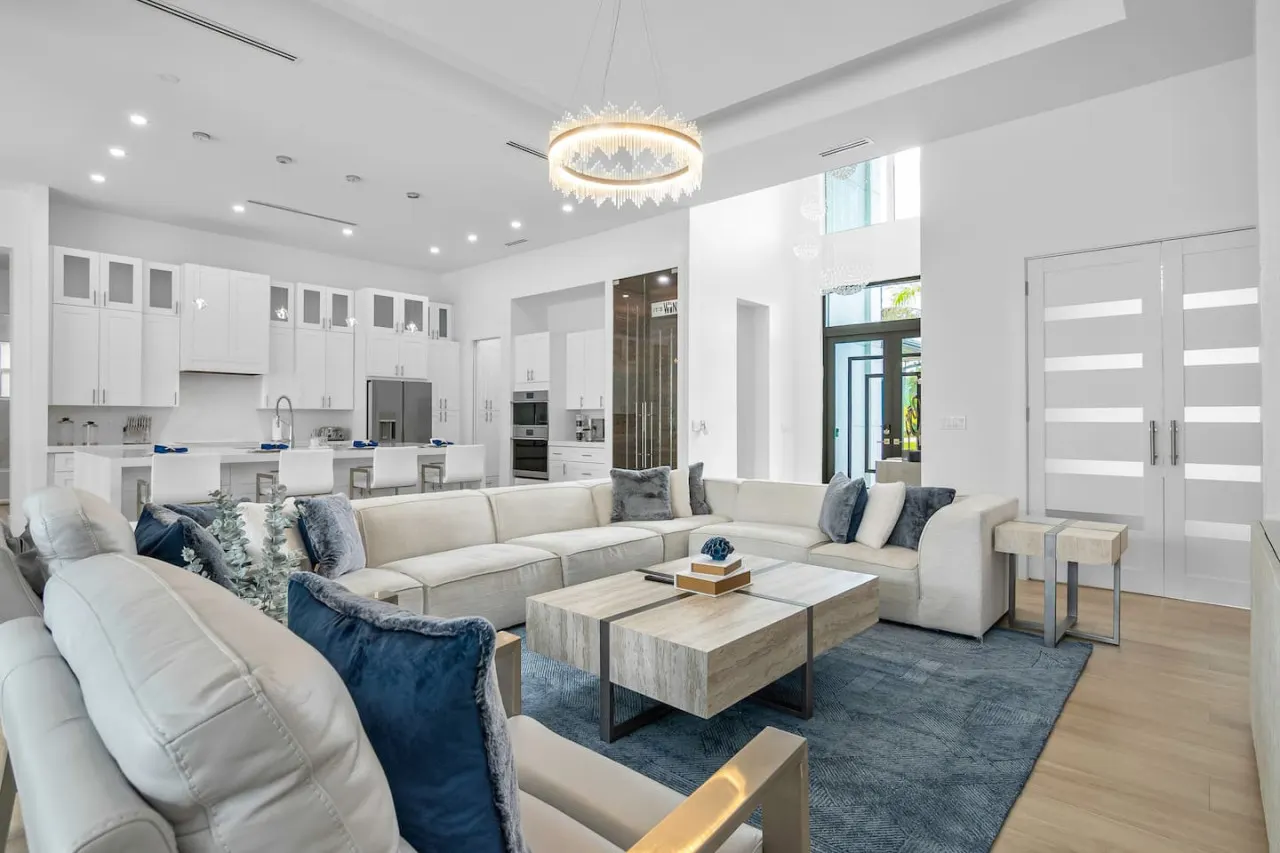 Blue Diamond Beach Home 20
