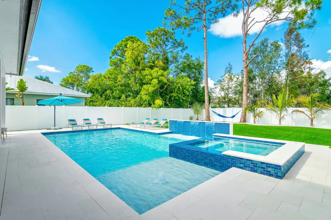 Blue Diamond Beach Home 7