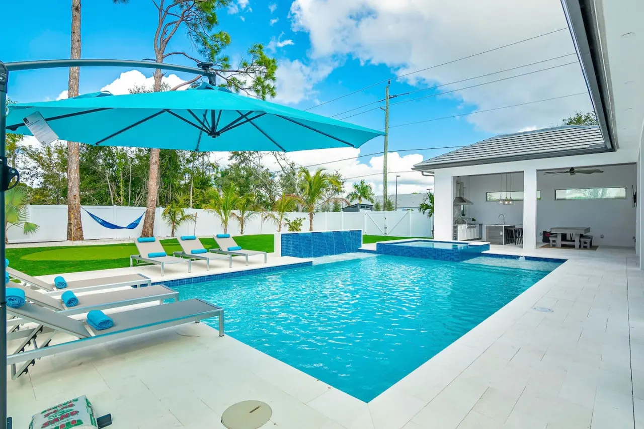 Blue Diamond Beach Home 8
