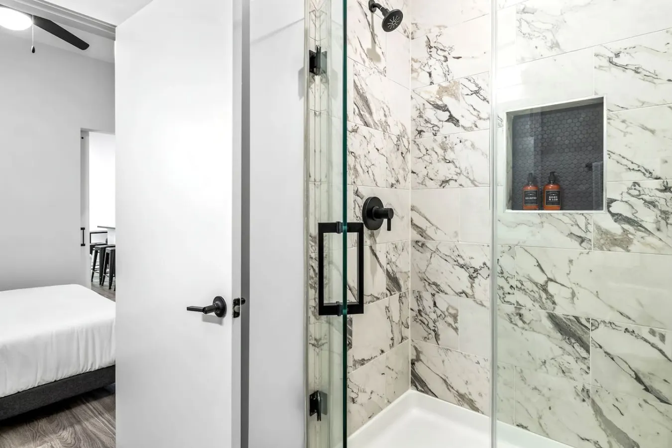 Modern Channelside 1BD Apartment Close to DT! 16