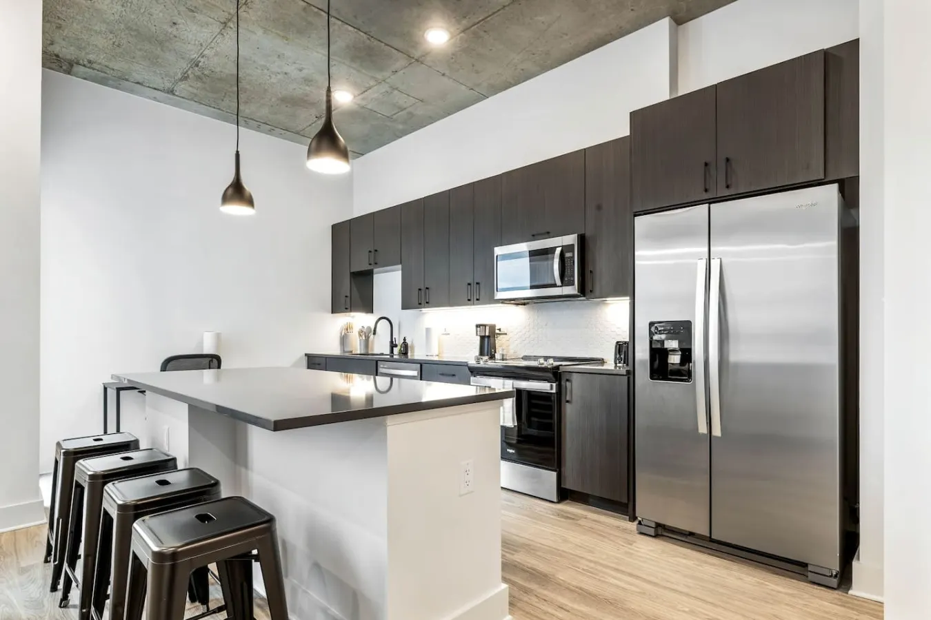 Modern Channelside 1BD Apartment | Close to DT! — photo 3