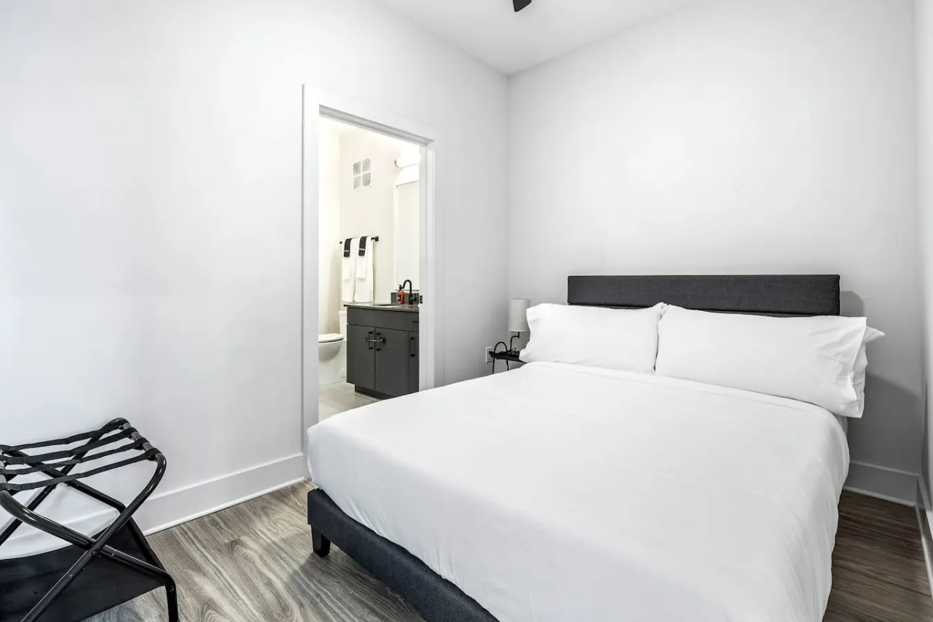 Modern Channelside 1BD Apartment Close to DT! 8