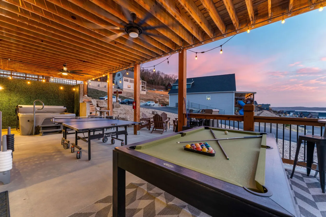 The Fabulous Chateau North: Lakeview 9 Bed/10 Bath — photo 5