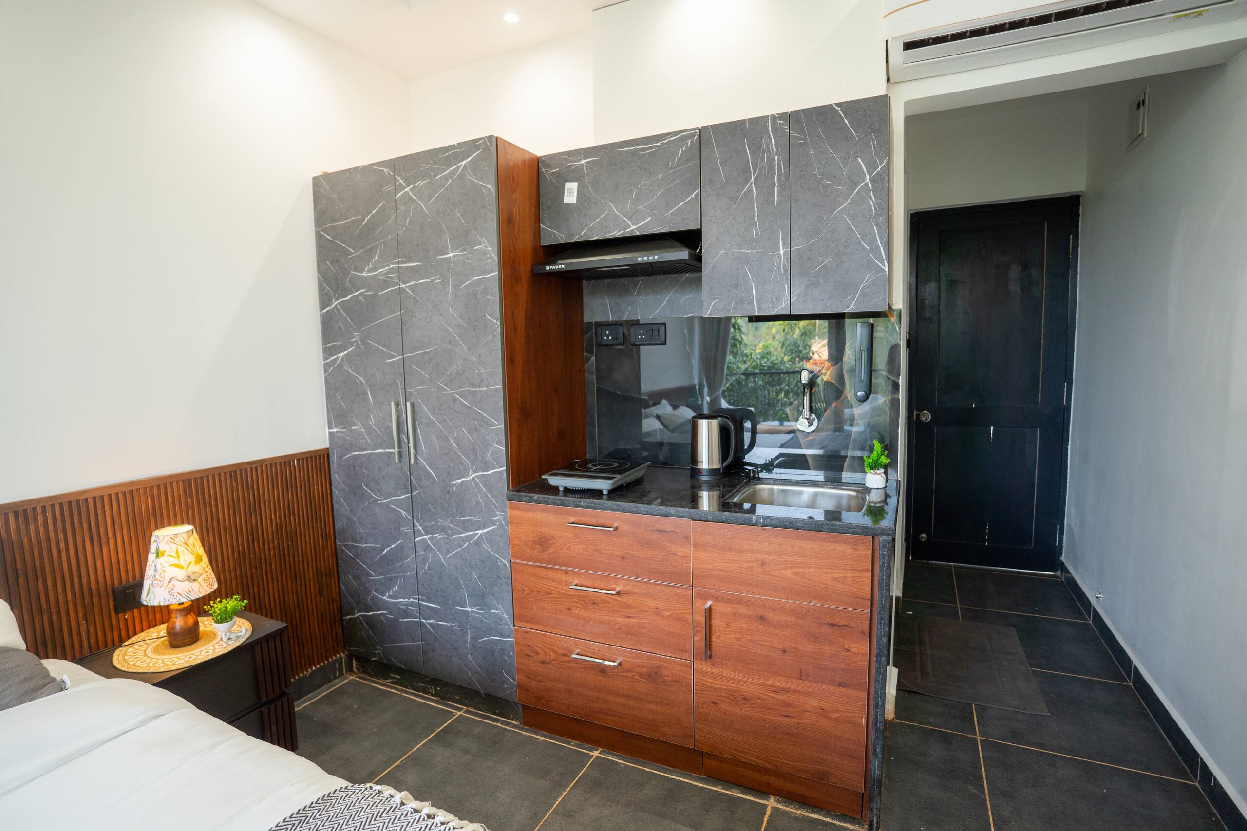 Tropical Studio Apartment Mandrem 11