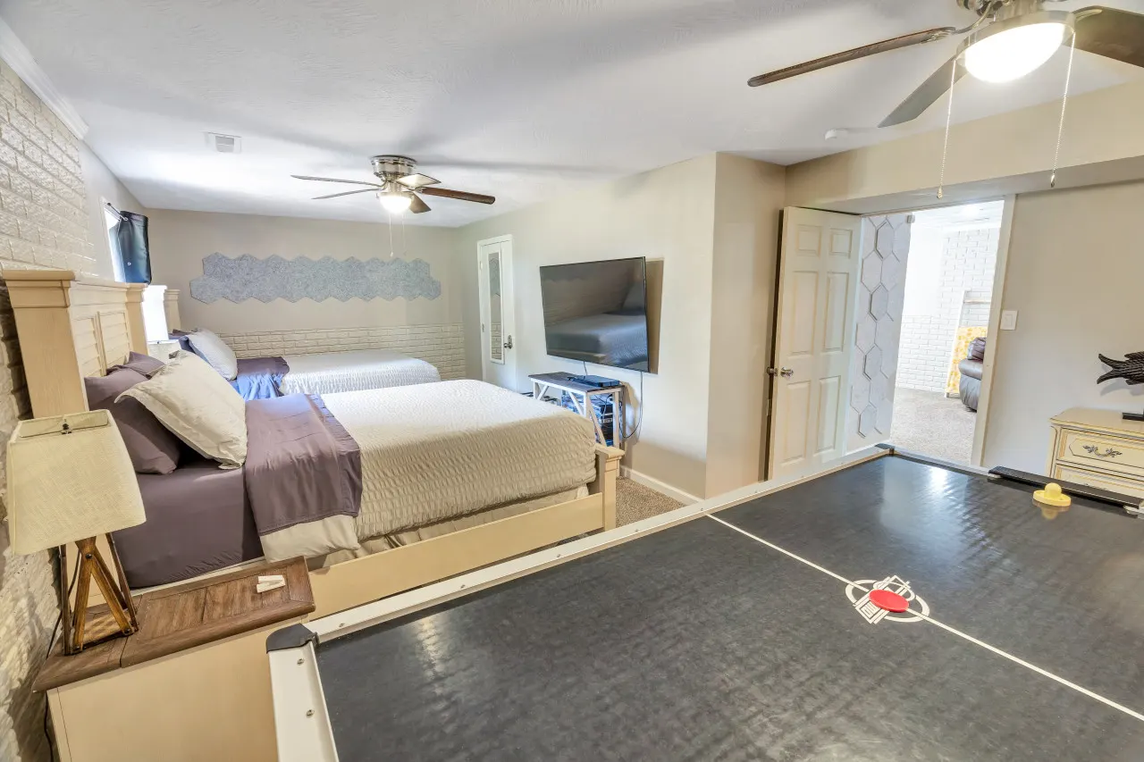 7809 Hunters Moon Ln Moon River Smart-Suite, near Interstate 44/airport 10
