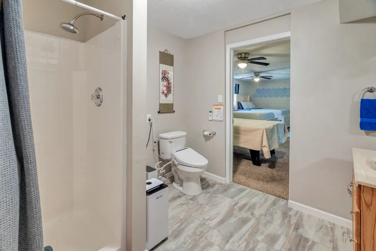 7809 Hunters Moon Ln Moon River Smart-Suite, near Interstate 44/airport 6