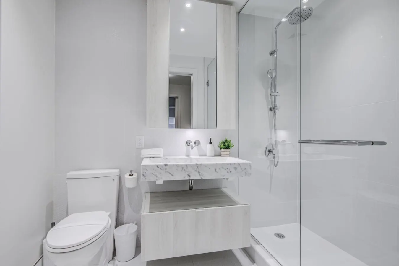 Modern 2BR Suite at 11 Yorkville 15