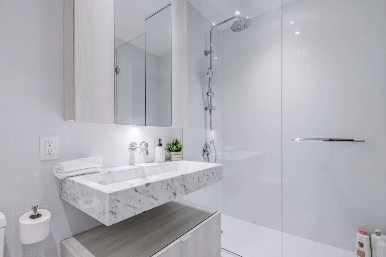Modern 2BR Suite at 11 Yorkville 16
