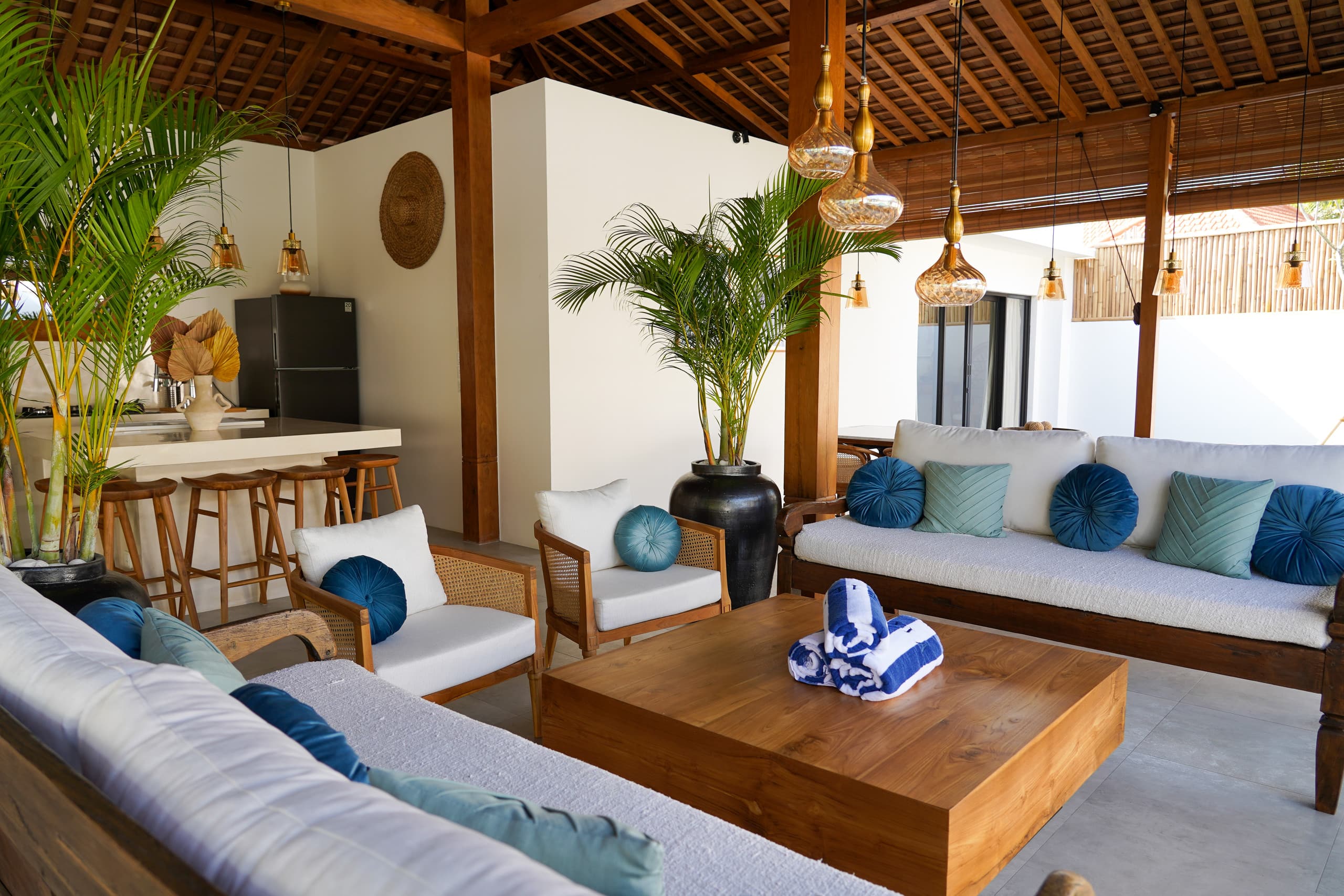 Exclusive 6BDR Seminyak Villa/ 5mn walk to beach — photo 3