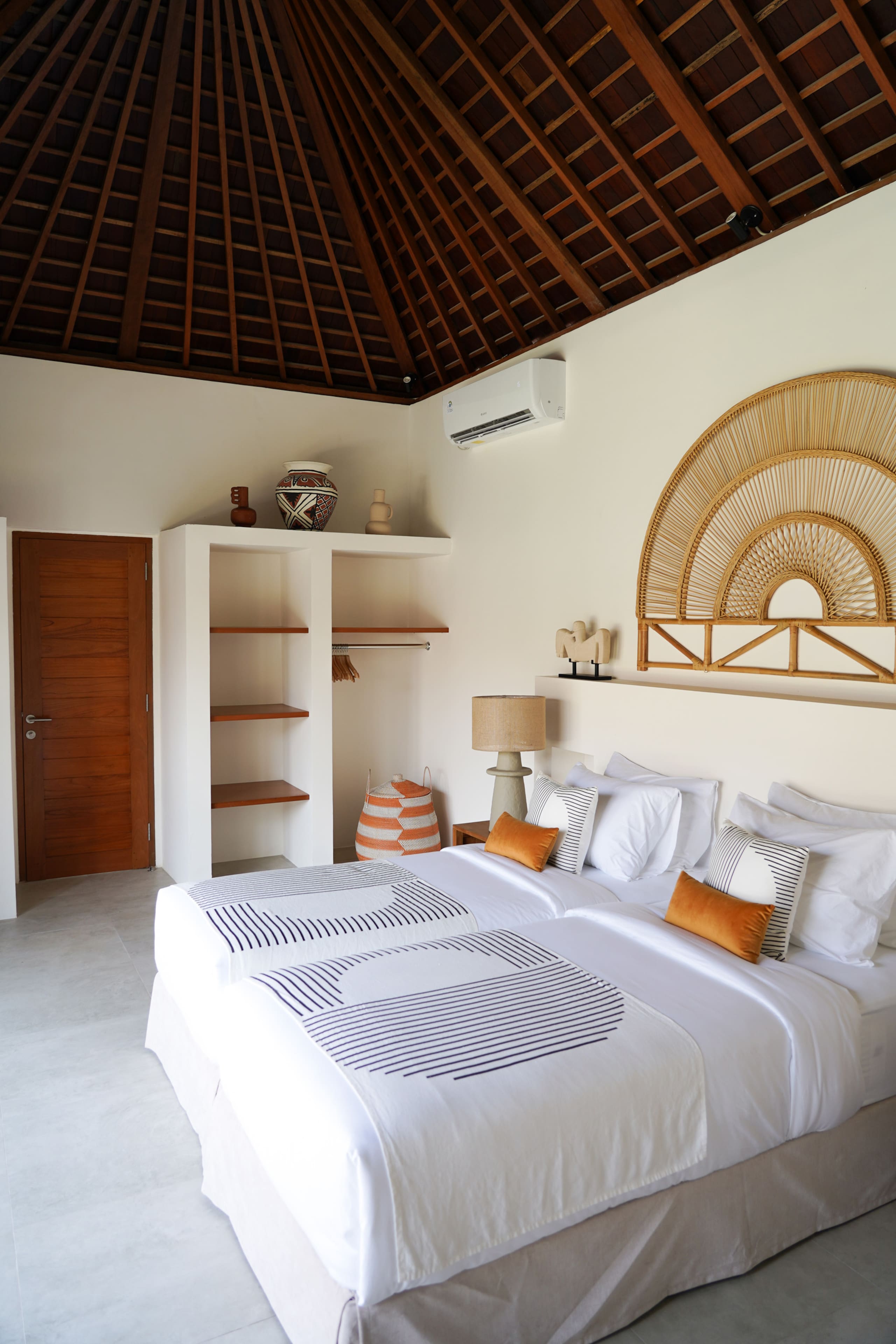 Exclusive 6BDR Seminyak Villa/ 5mn walk to beach 31