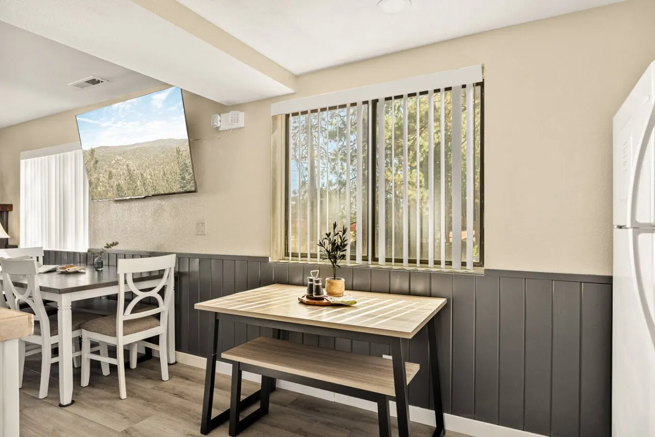 Mtn-View Condo Near Snow Summit w/ Fireplace & Deck 11