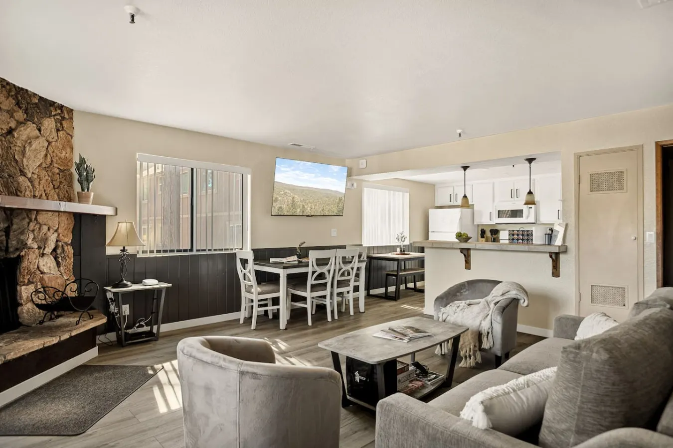 Mtn-View Condo Near Snow Summit w/ Fireplace & Deck 14