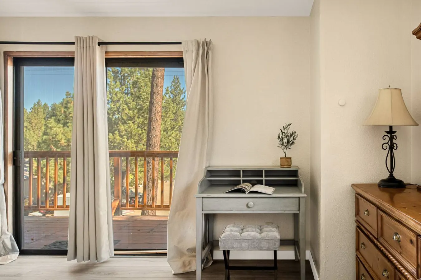 Mtn-View Condo Near Snow Summit w/ Fireplace & Deck 19