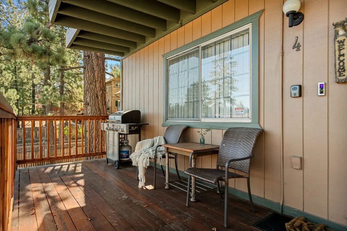 Mtn-View Condo Near Snow Summit w/ Fireplace & Deck — foto 3