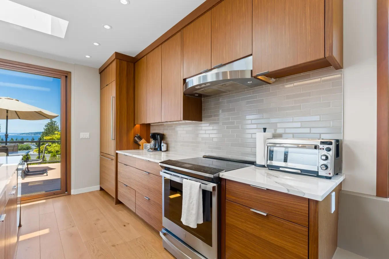 North Beach Modern Beach Access & Private Yard 12