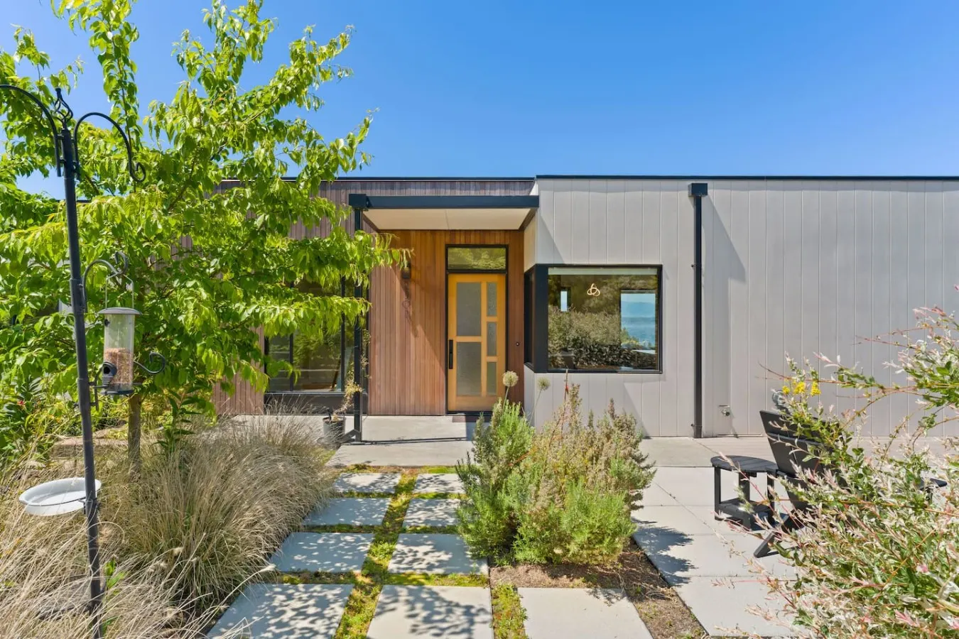North Beach Modern Beach Access & Private Yard 5