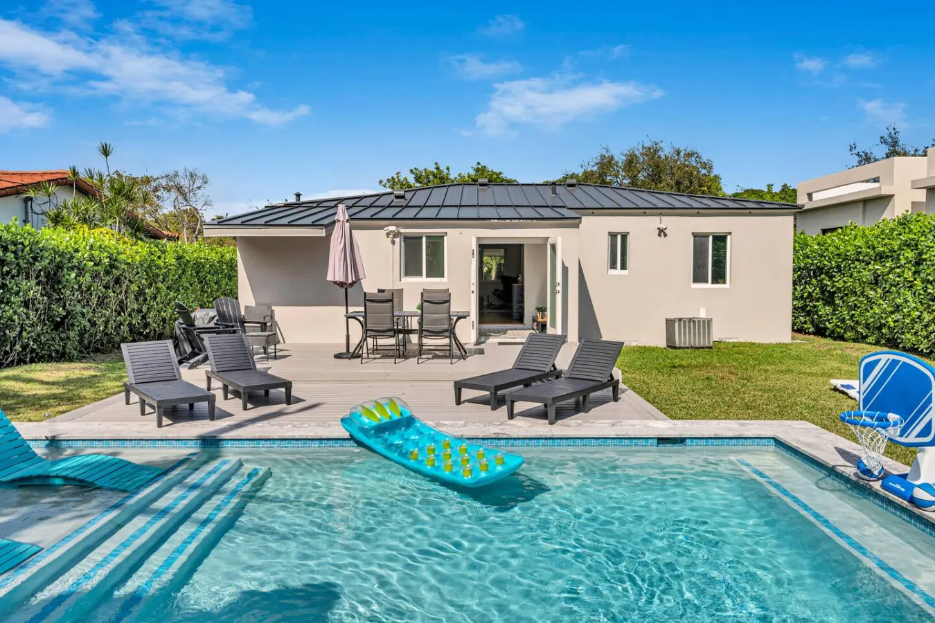 The Design District Pool House 14