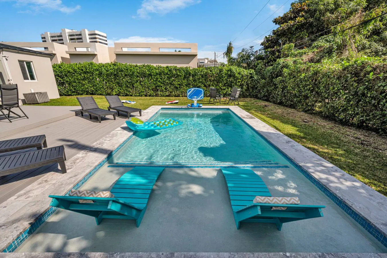 The Design District Pool House 8