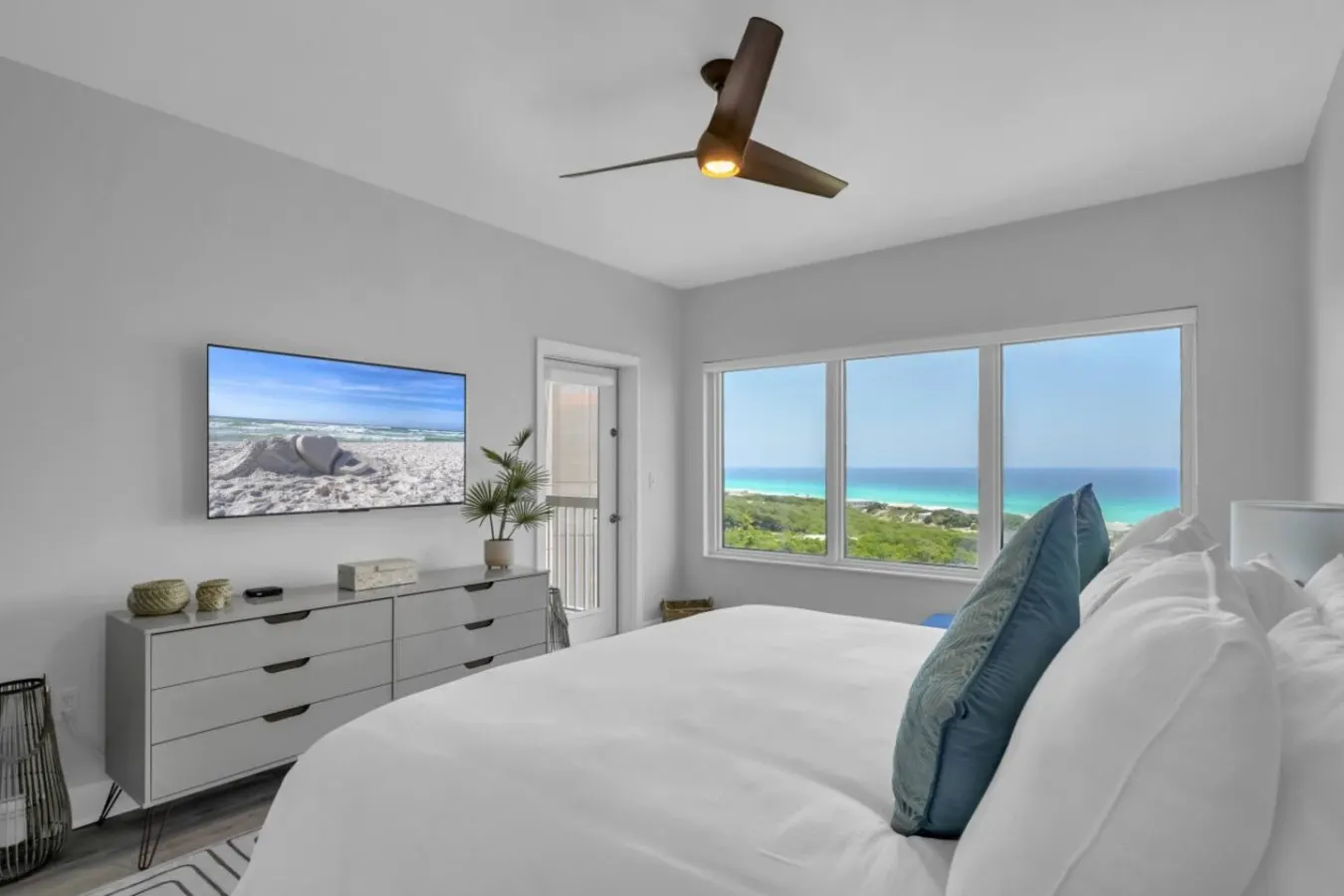 Stunning beach views *Not your grandma’s condo* 9