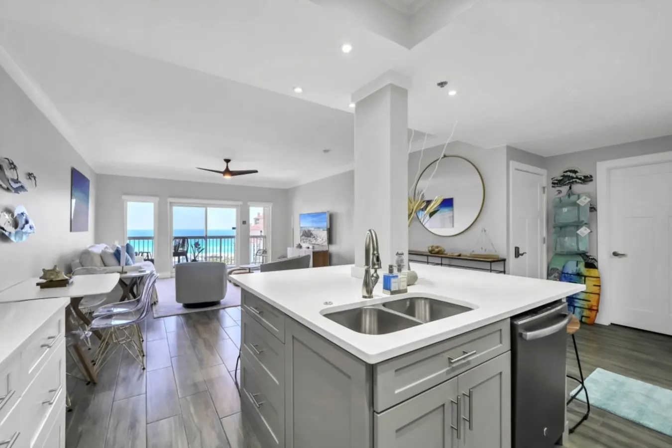 Stunning beach views *Not your grandma’s condo* 14