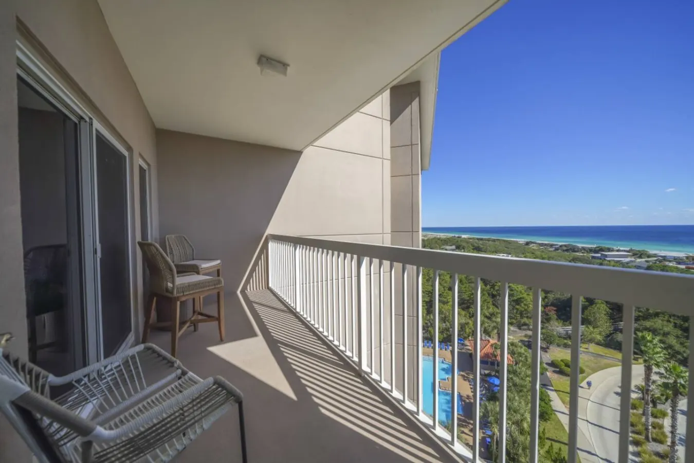 Stunning beach views *Not your grandma’s condo* 6