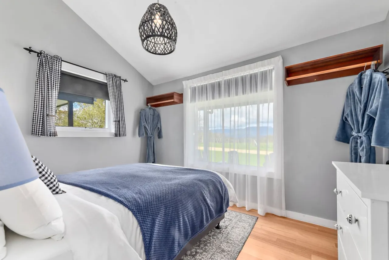 Wakefields - Mole Creek 13
