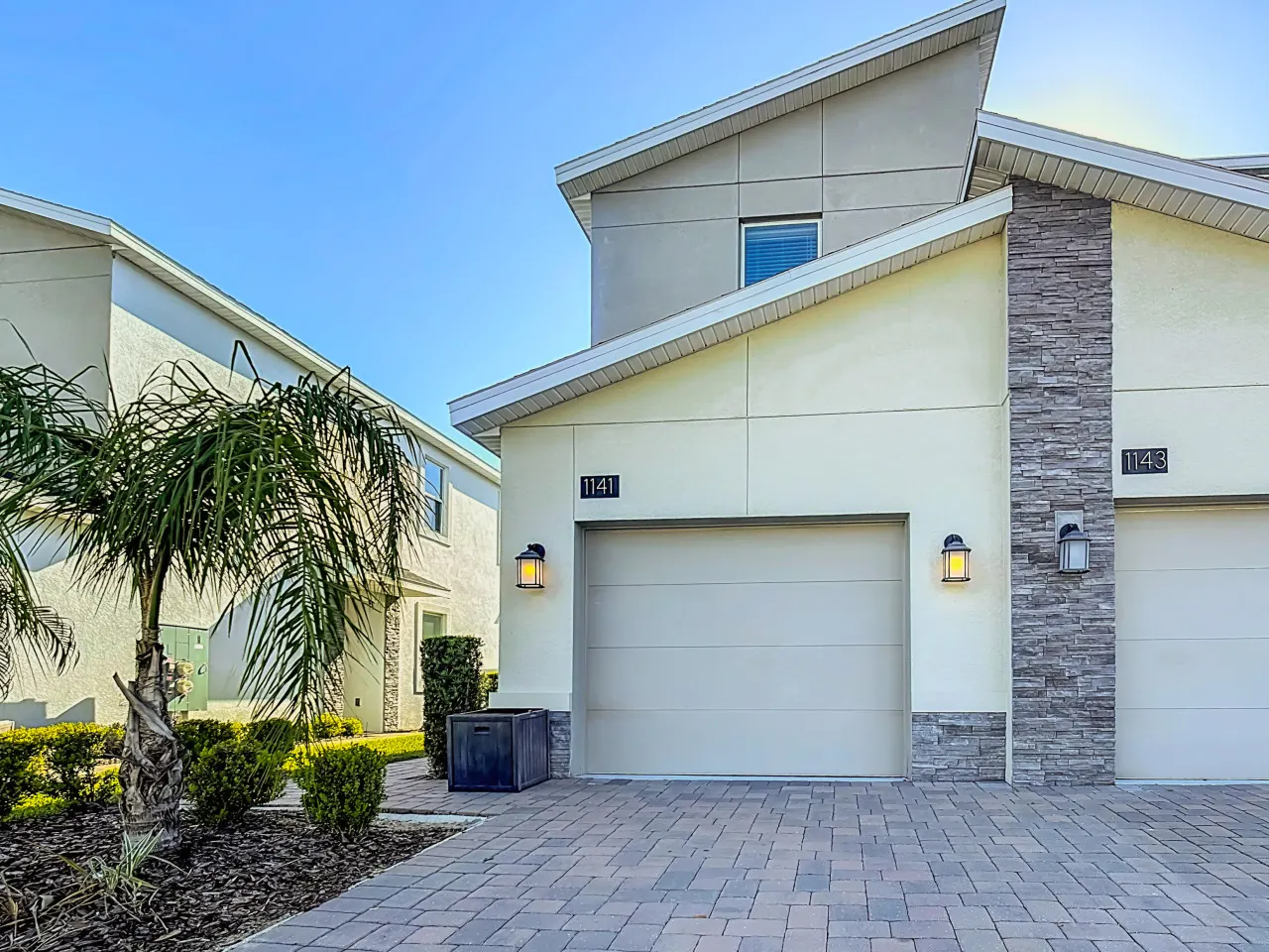 Stylish 3-Bedroom Townhouse in Champions Gate – Sleeps 12 + Resort Amenities! 🌴🏡🎢