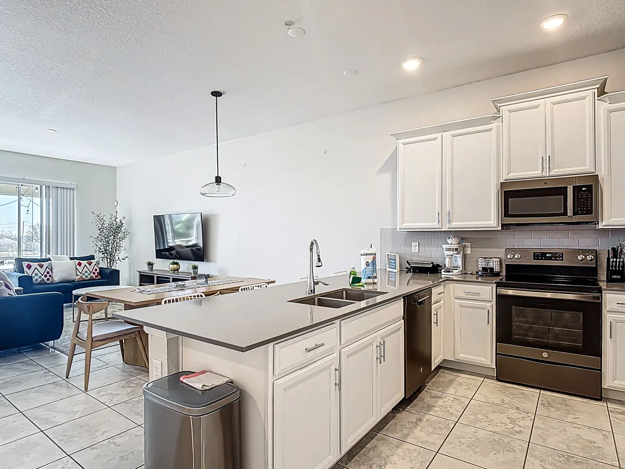 Stylish 3-Bedroom Townhouse in Champions Gate – Sleeps 12 + Resort Amenities! 9