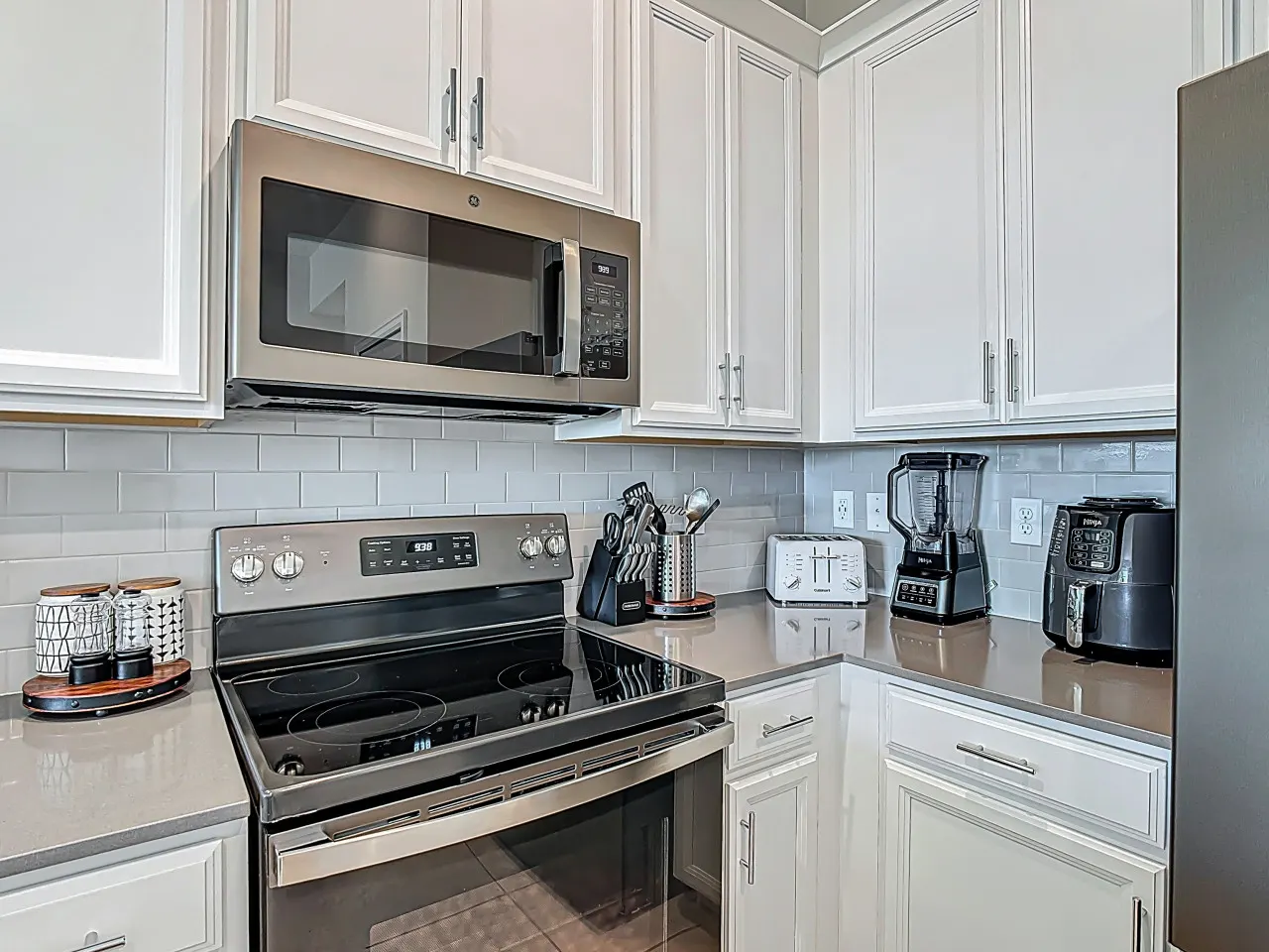 Stylish 3-Bedroom Townhouse in Champions Gate – Sleeps 12 + Resort Amenities! 11