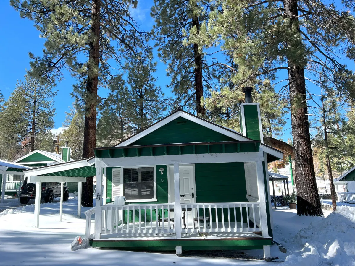 Charming 2 Bd Suite - Bear Manor #13