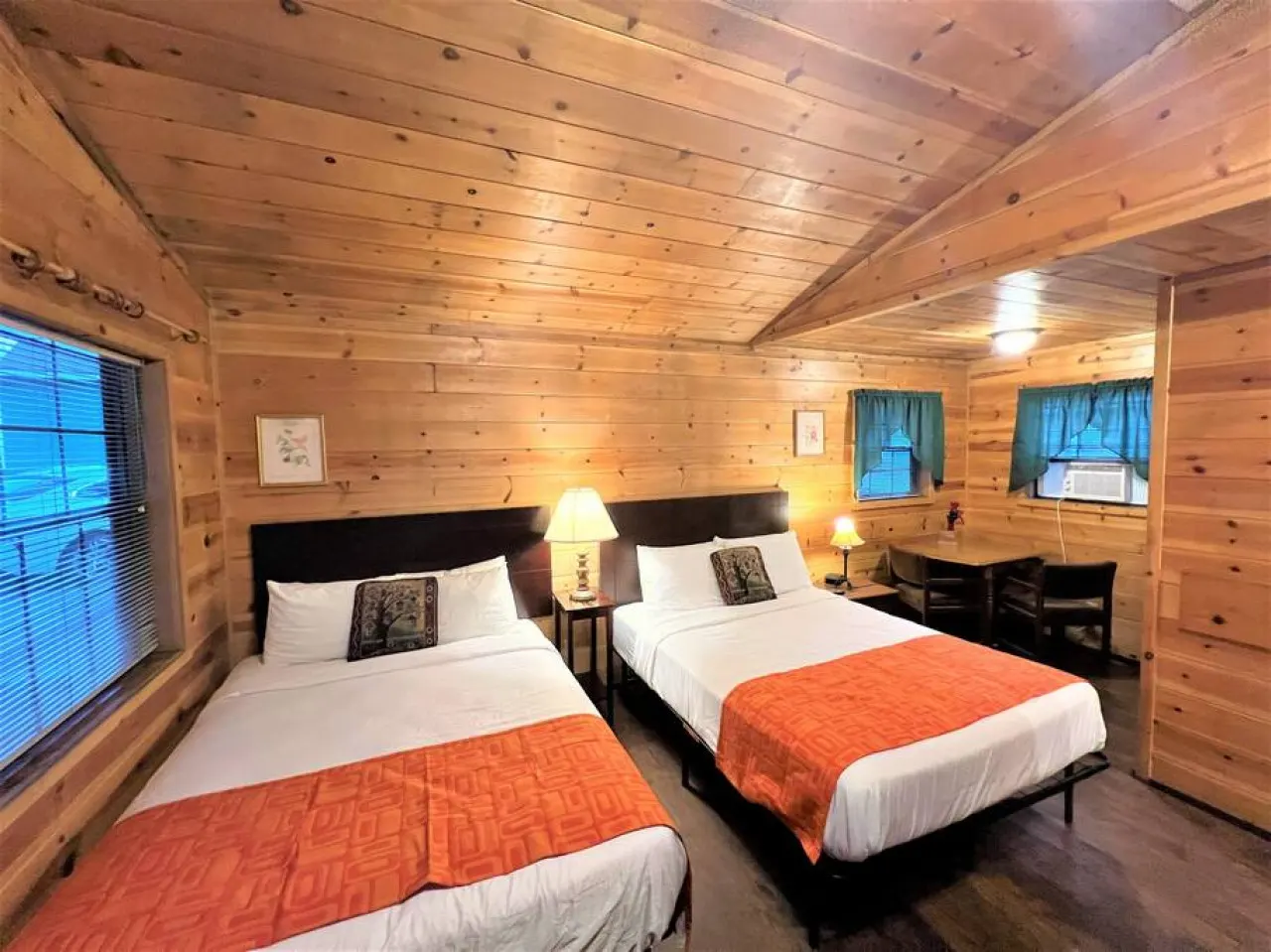 Charming 2 Bd Suite - Bear Manor #13 11