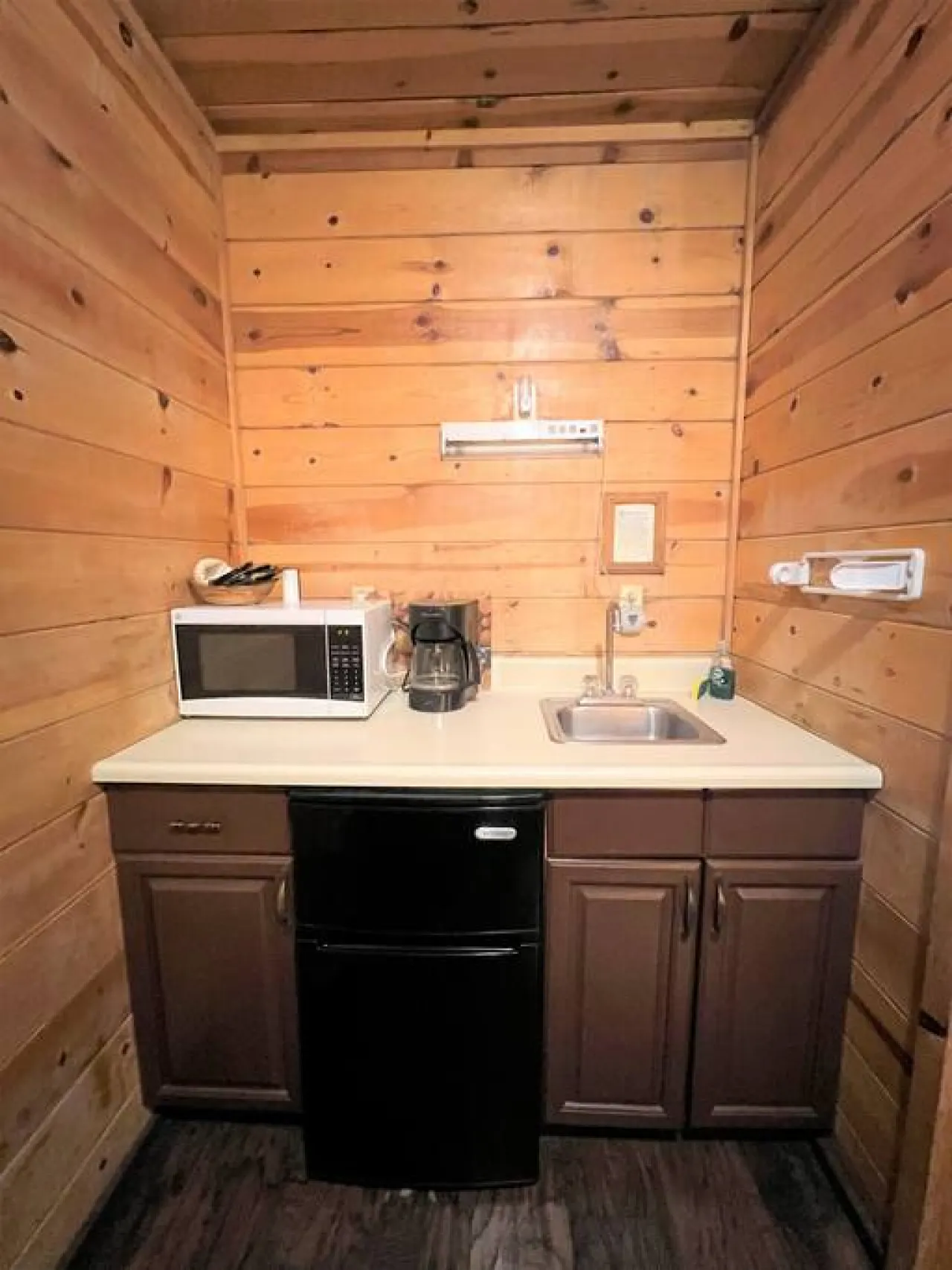 Charming 2 Bd Suite - Bear Manor #13 6