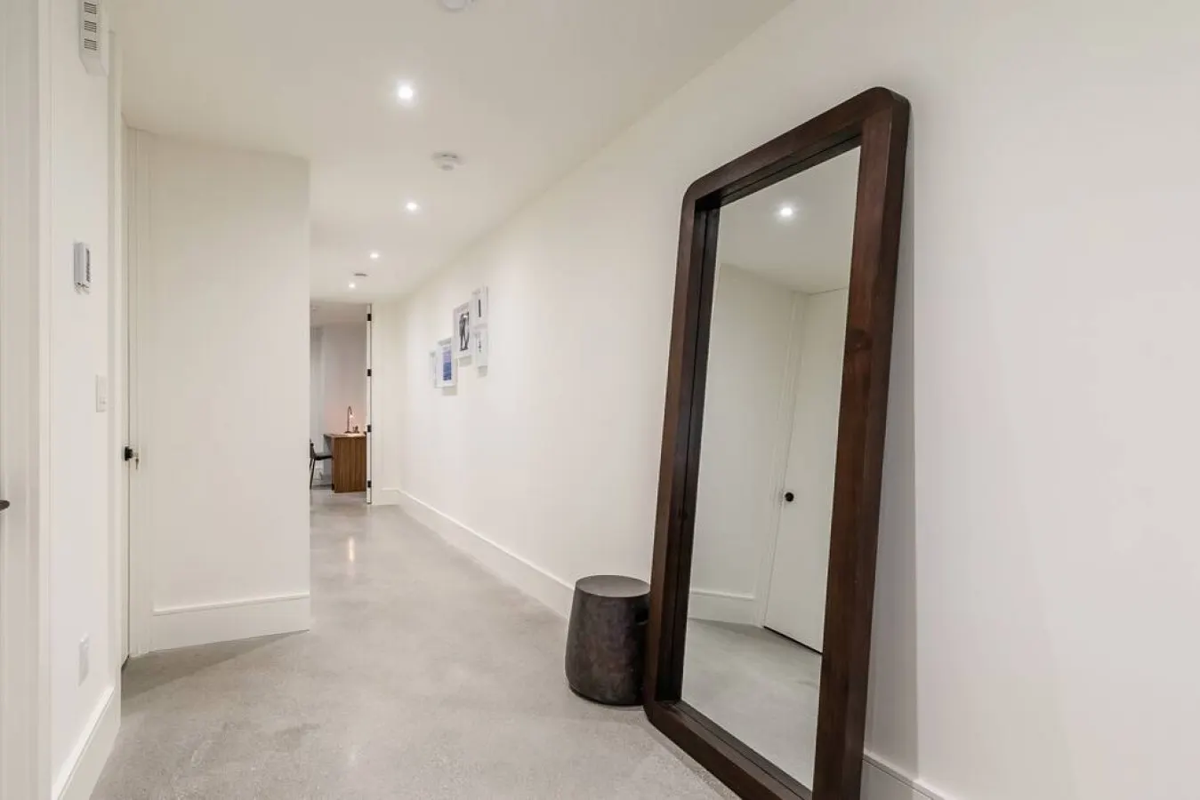 Beautiful 2BR Suite Prime Area Modern Design 18