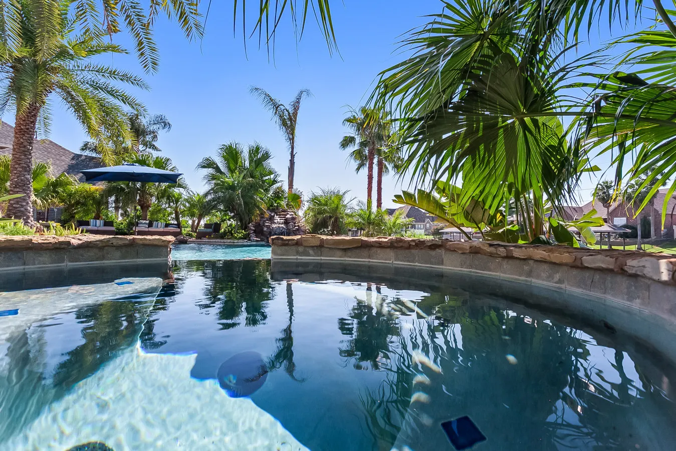 Lake Mansion Luxury Estate 14