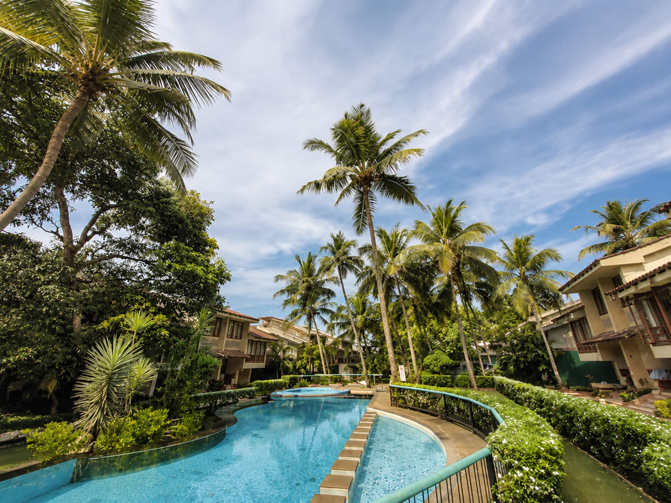 Terra Verde ~ Pool View | 5 mins to Beach 7