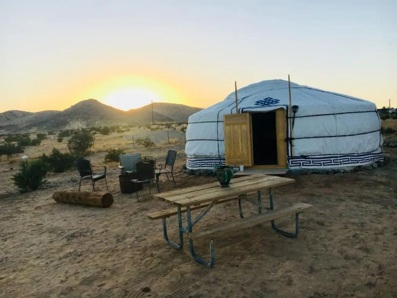 28 Palms Ranch Stargazing Yurt #3 · Stargazing Mongolian Yurt JTNP