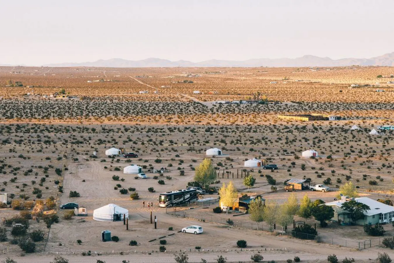28 Palms Ranch Stargazing Yurt #3 · Stargazing Mongolian Yurt JTNP — photo 3