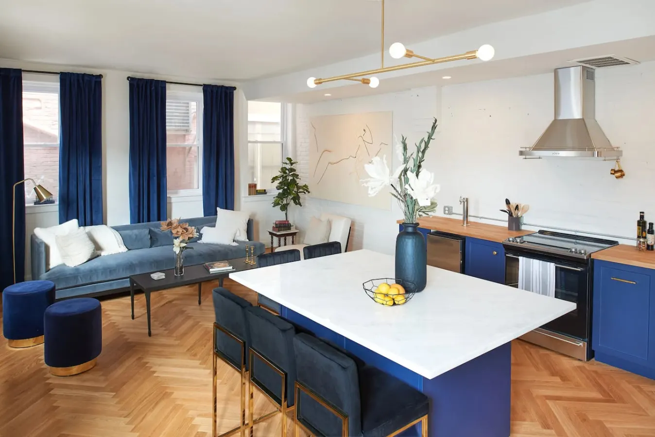Luxury Retreat, Carriage House Nestled in OTR 14