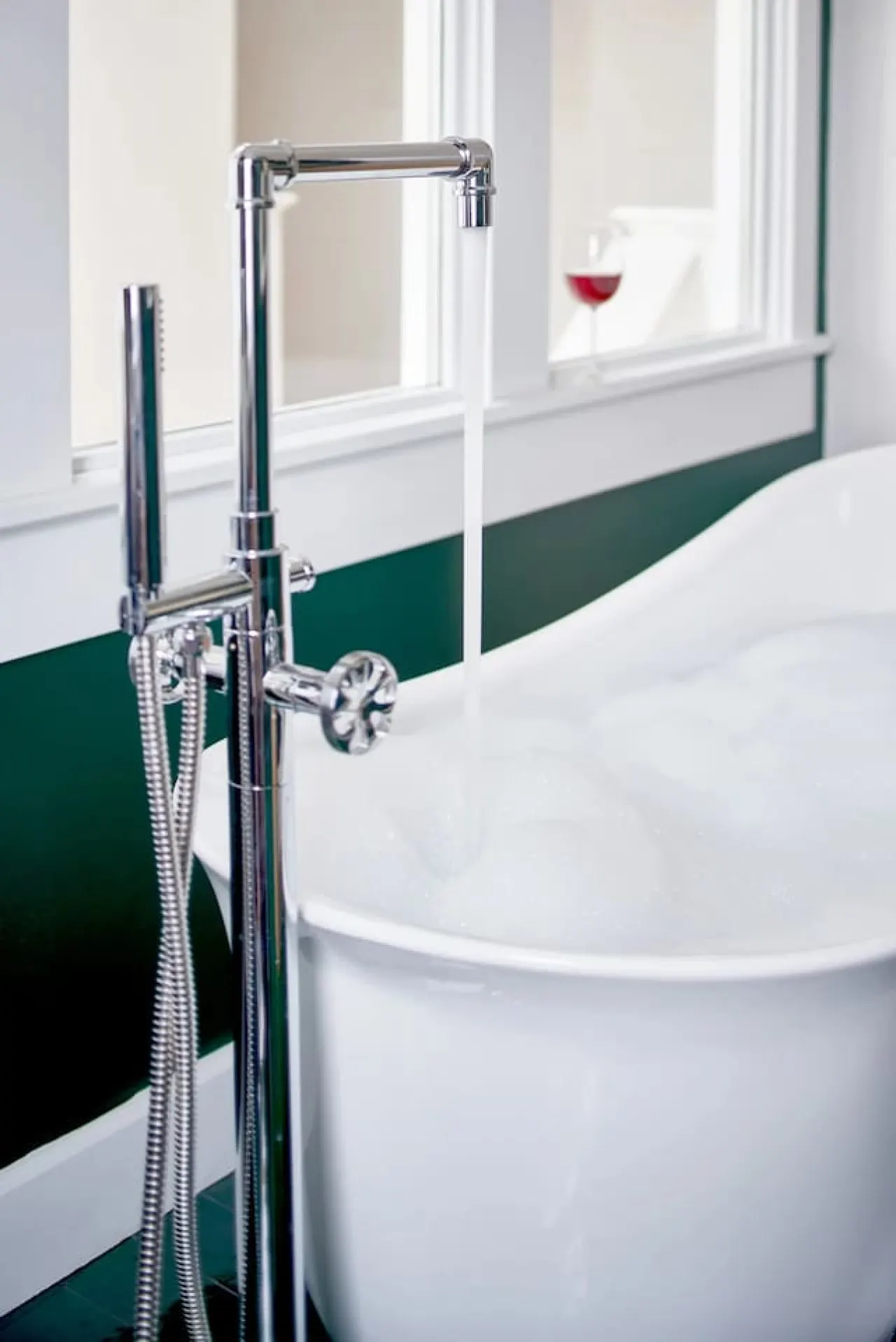 Luxury Retreat, Carriage House Nestled in OTR 15
