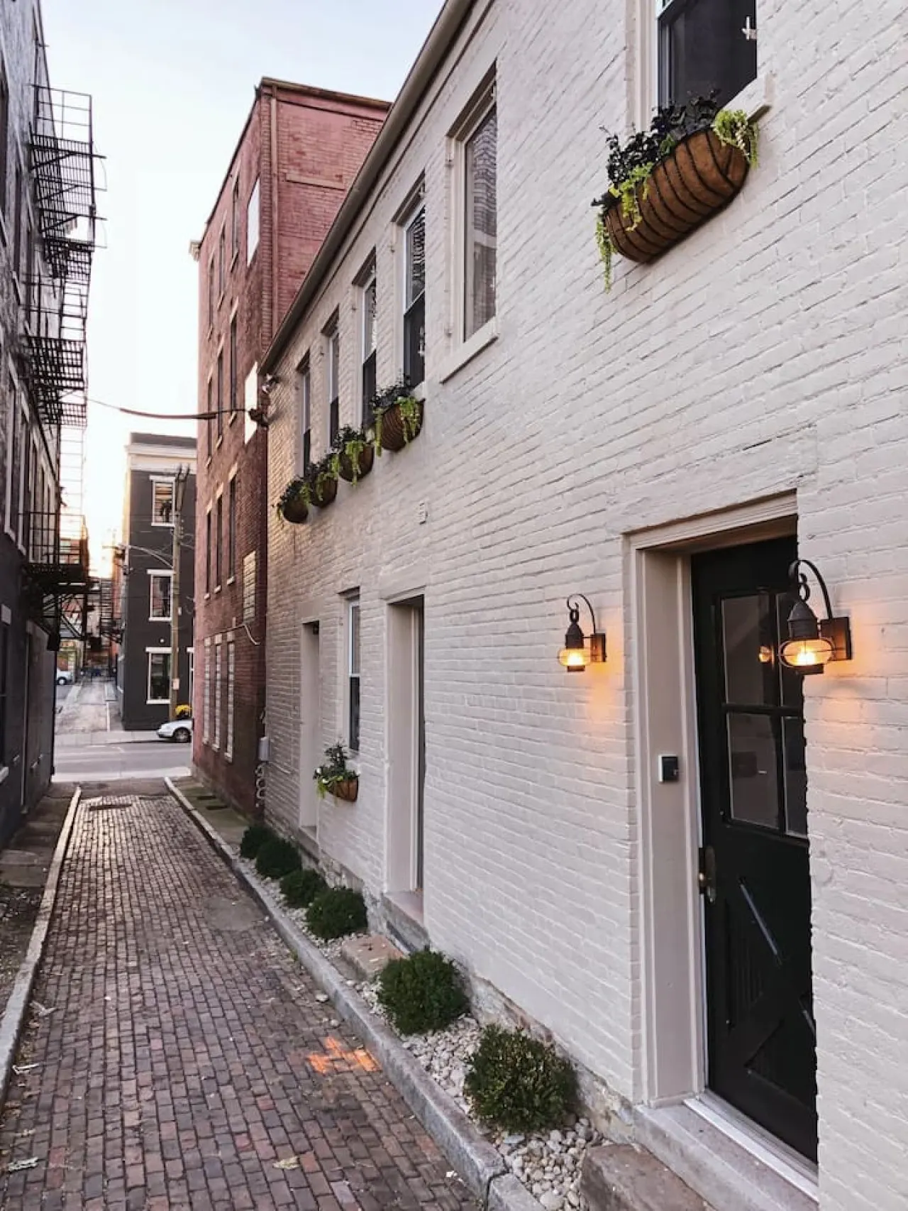Luxury Retreat, Carriage House Nestled in OTR 7
