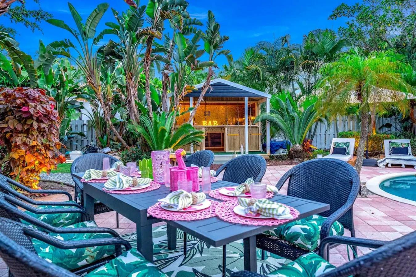 NEW! 5 BED/5 MIN TO BEACH/HTD POOL/HOT TUB/BAR 12