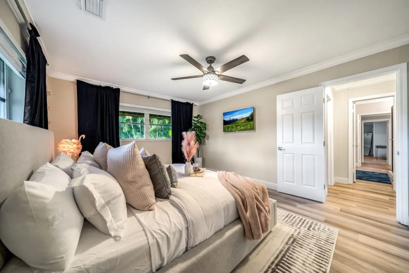 NEW! 5 BED/5 MIN TO BEACH/HTD POOL/HOT TUB/BAR 14