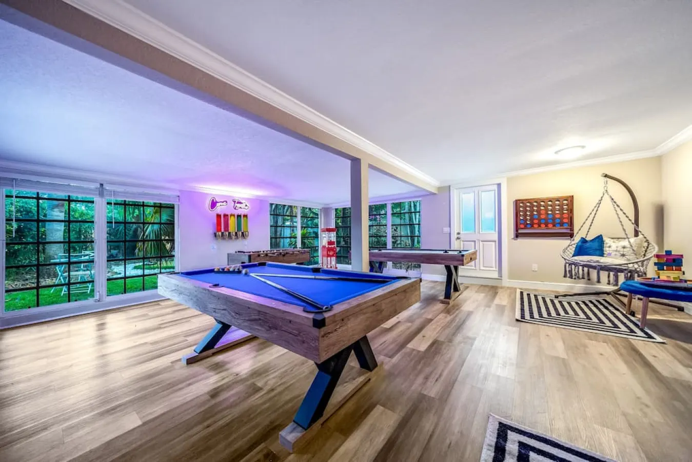 NEW! 5 BED/5 MIN TO BEACH/HTD POOL/HOT TUB/BAR 18