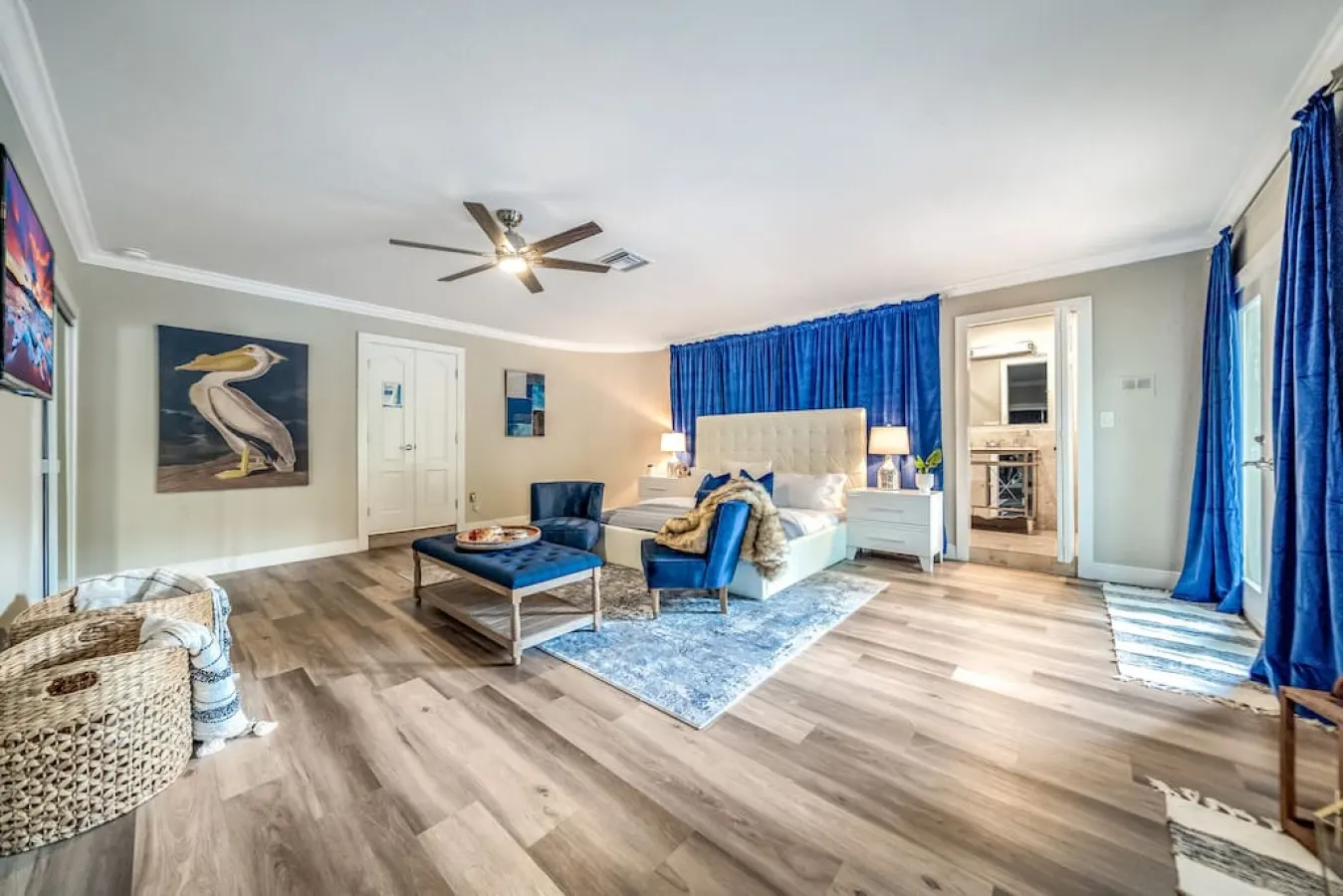 NEW! 5 BED/5 MIN TO BEACH/HTD POOL/HOT TUB/BAR — photo 5