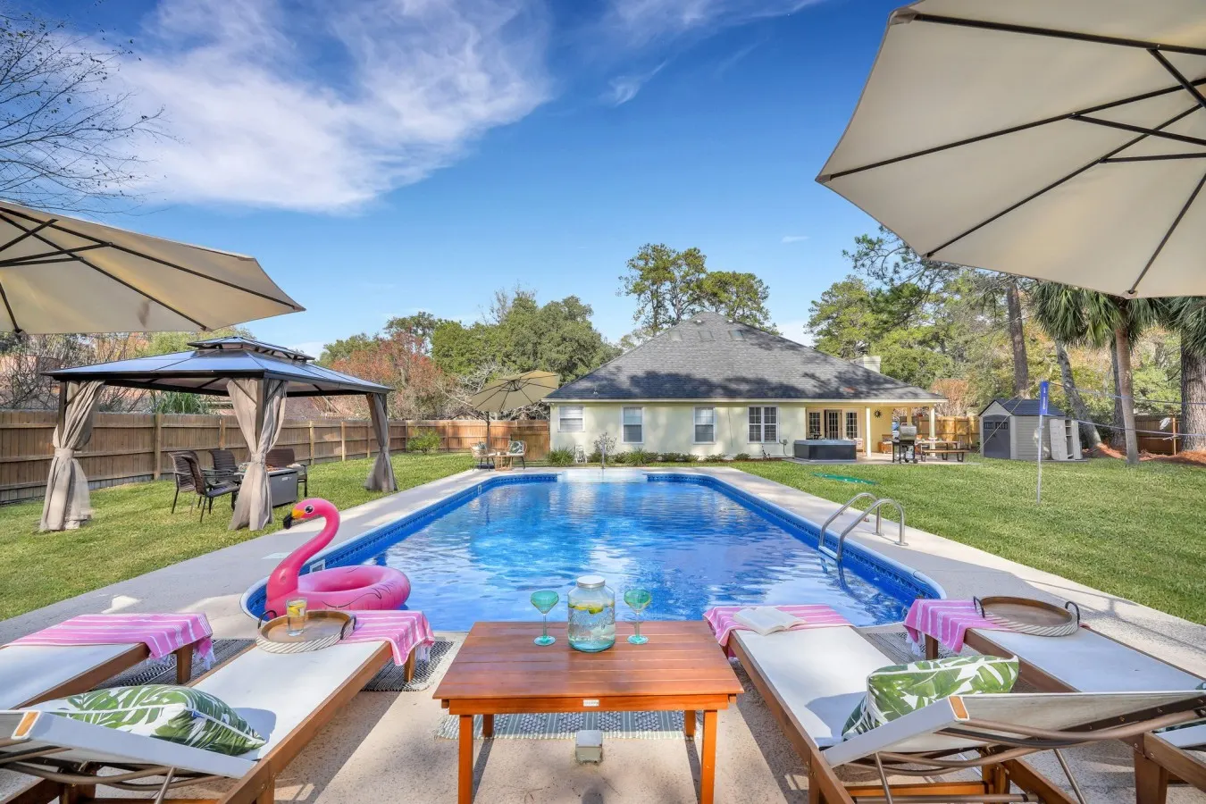 Savannah 5BR Pool, Jacuzzi, Firepit, Sports, Games