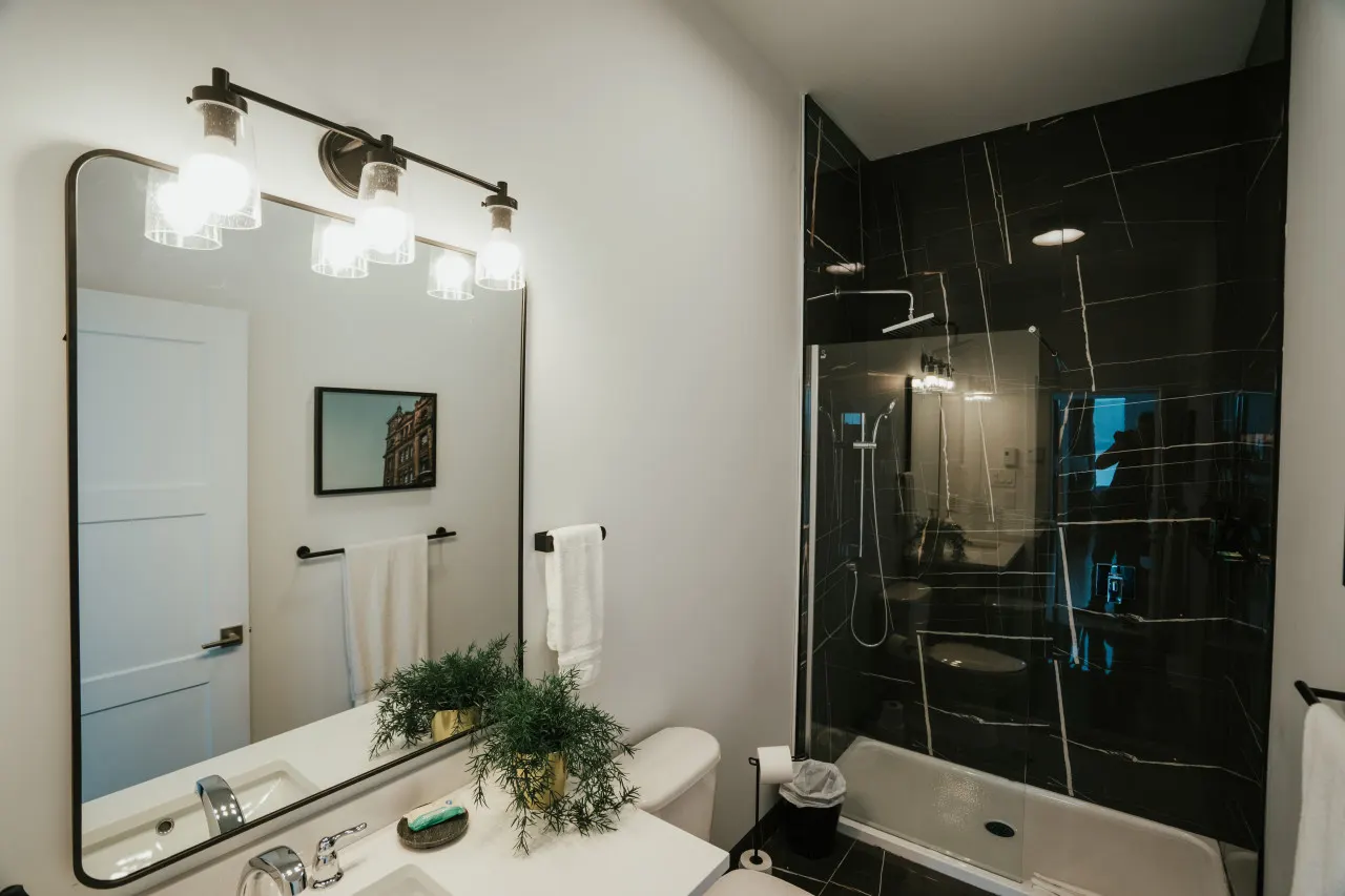 Little Italy - New Modern 2bdr Apartment in Little Italy - Unit 301 18
