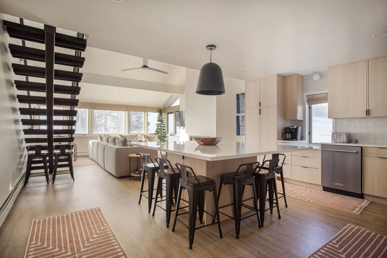 Luxe Copper Mountain Ski-In/Ski-Out Condo — photo 2