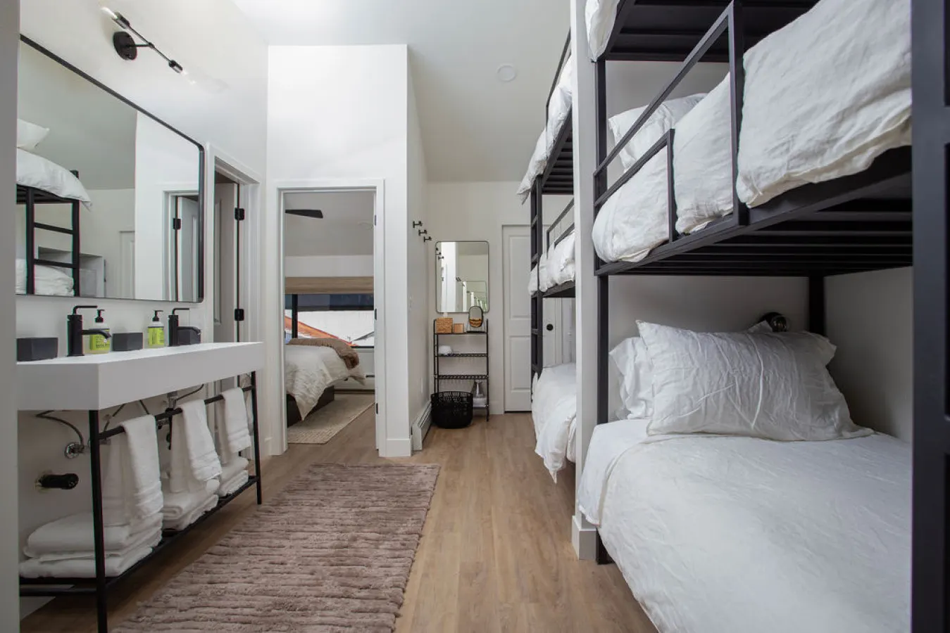 Luxe Copper Mountain Ski-In/Ski-Out Condo 19